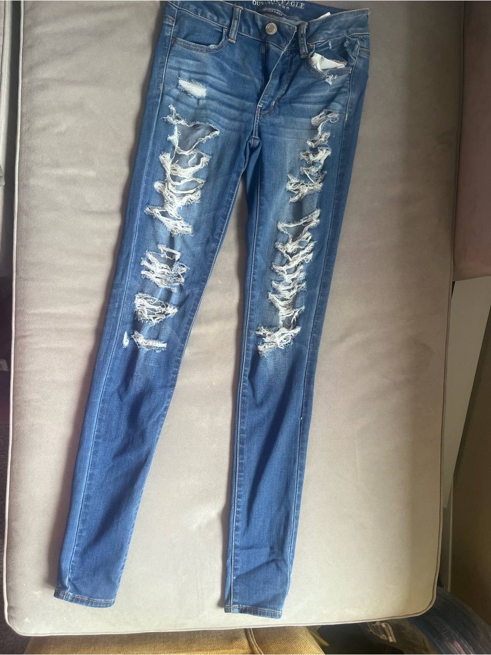 American Eagle distressed skinny jeans size 2xl
